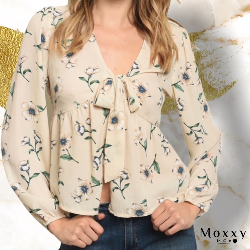 Floral Creme Blouse ✨